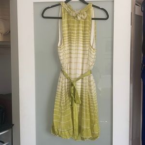 BCBGMaxAzria green & white short crepe sleeveless dress with satin belt